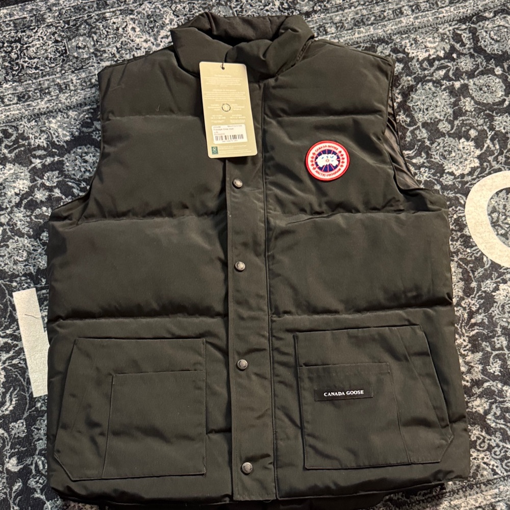 Canada Goose Men's Black Puffer Vest